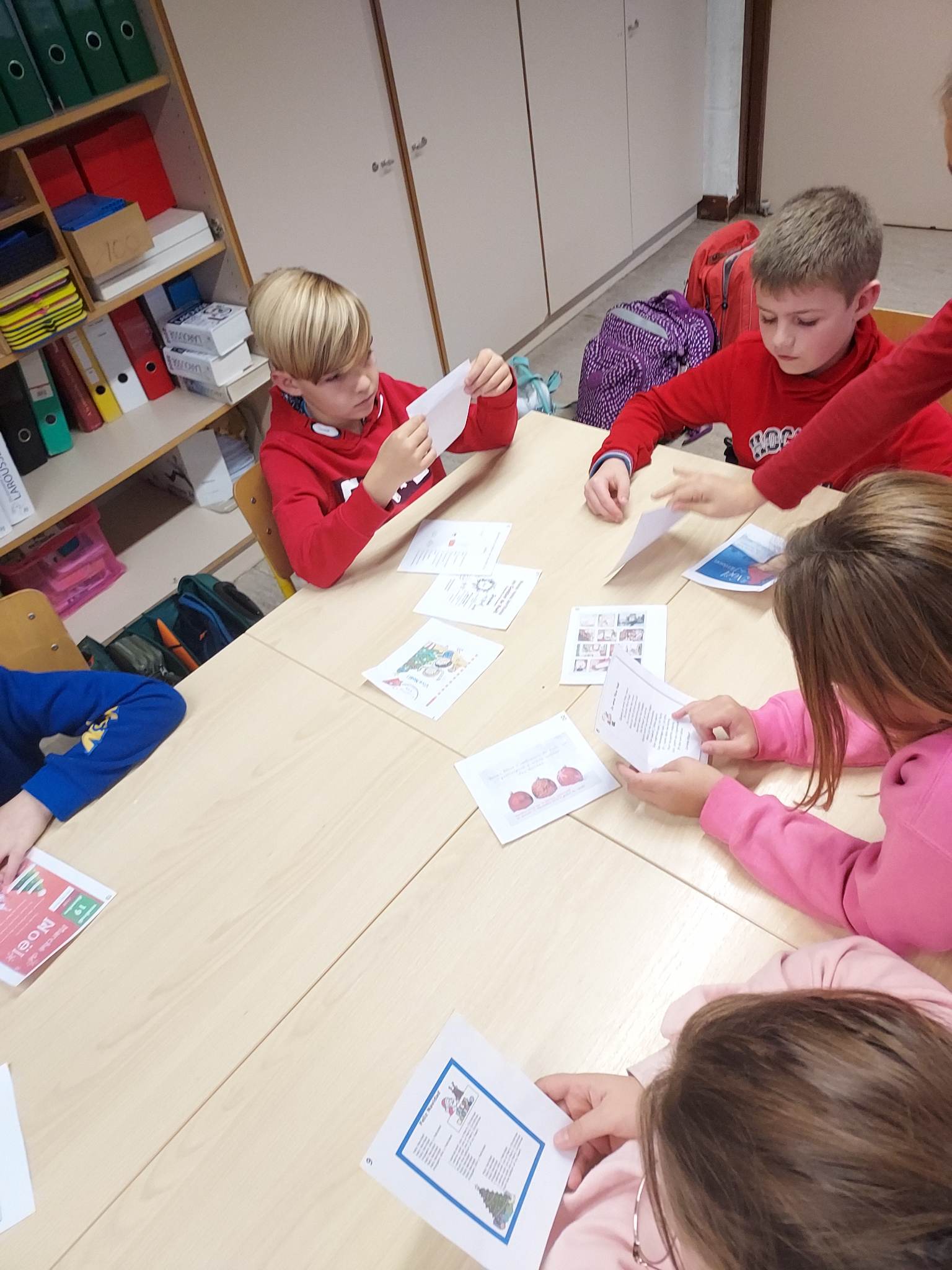 Je découvre les différents types de textes | Ecole Communale de On ...
